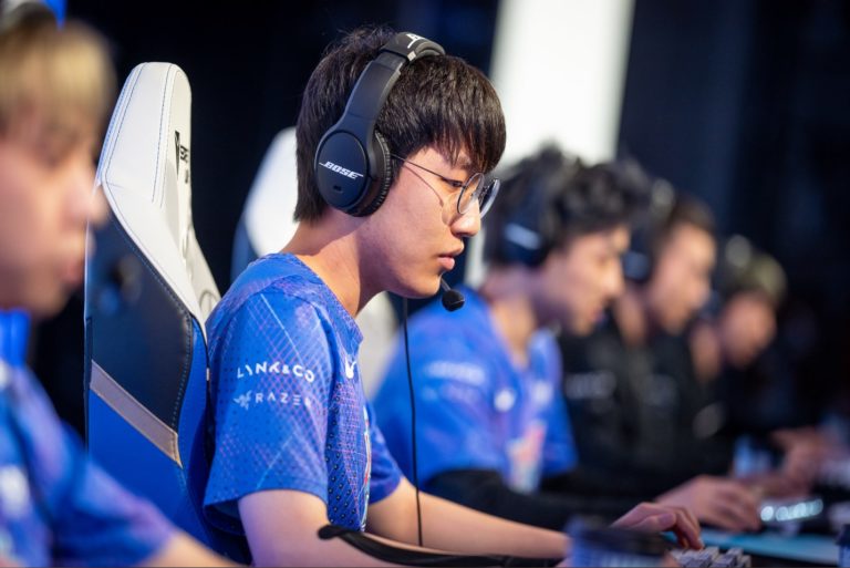 LNG maintient une saison parfaite après avoir battu BLG en trois matchs 2 LNG maintient une saison parfaite après avoir battu BLG en trois matchs - 1