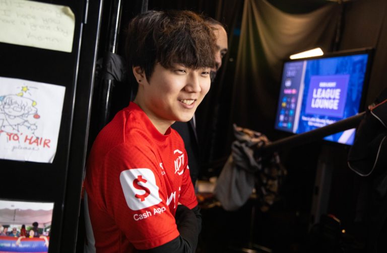 100 Thieves se qualifient pour les séries éliminatoires après une victoire de 48 minutes sur Evil Geniuses 2 100 Thieves se qualifient pour les séries éliminatoires après une victoire de 48 minutes sur Evil Geniuses - 1