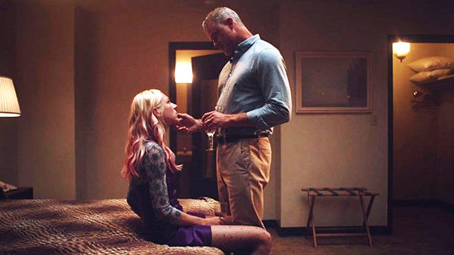 Eric Dane dit que Cal va obtenir un arc de rédemption dans la saison 3 d'Euphoria 4 Cal a eu des relations sexuelles illégales avec Jules dans Euphoria saison 1 et l'a filmé