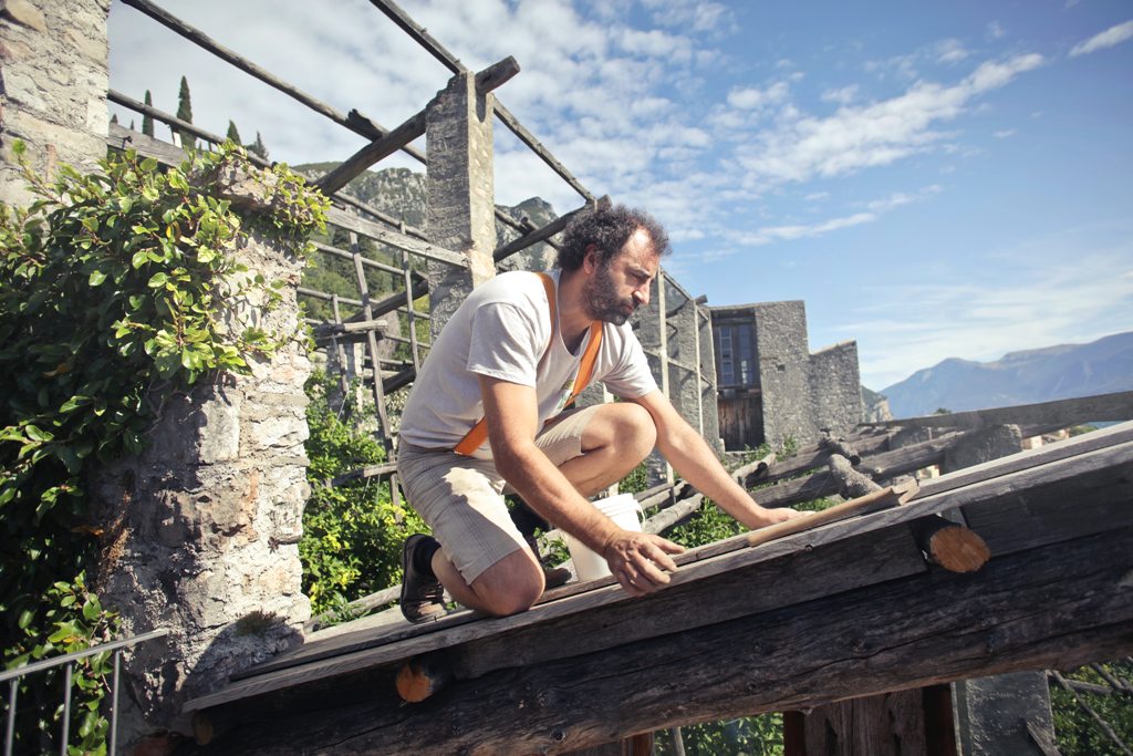 Auto-construction 101 : 4 choses à considérer avant de construire votre propre maison 6 Pourquoi embaucher un entrepreneur en construction pour votre projet de construction de maison