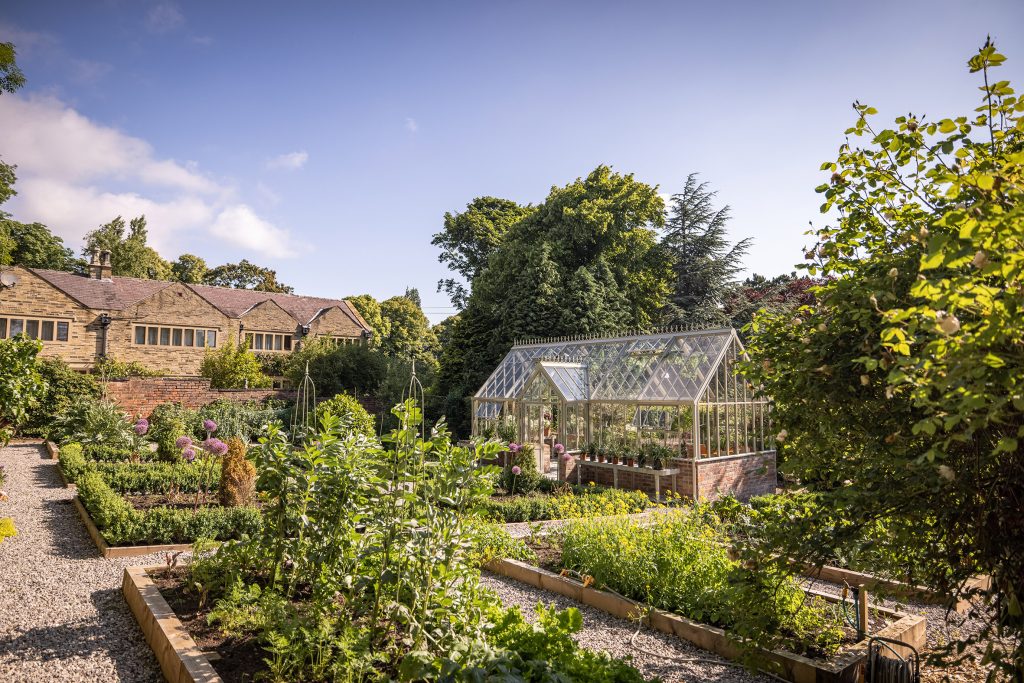 Transformez l'espace extérieur de votre maison avec ces idées parfaites ! 3 Quoi faire dans votre serre ce printemps