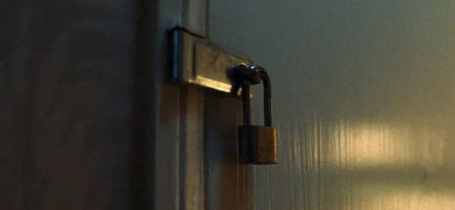 Euphoria saison 3 : 11 questions auxquelles il faut répondre au plus vite 4 Euphoria : Qu'y a-t-il derrière la porte verrouillée de Laurie ?