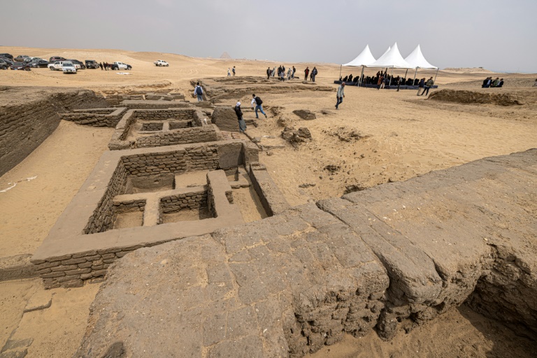 The site of Saqqara où cinq pharaonic tombes ont été decouvertes, le 19 mars 2022 in Egypte (AFP - Khaled DESOUKI)