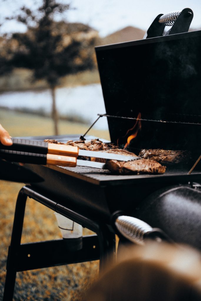 Mettez un ressort dans votre étape de nettoyage 7 Entretenir son barbecue tout l'hiver