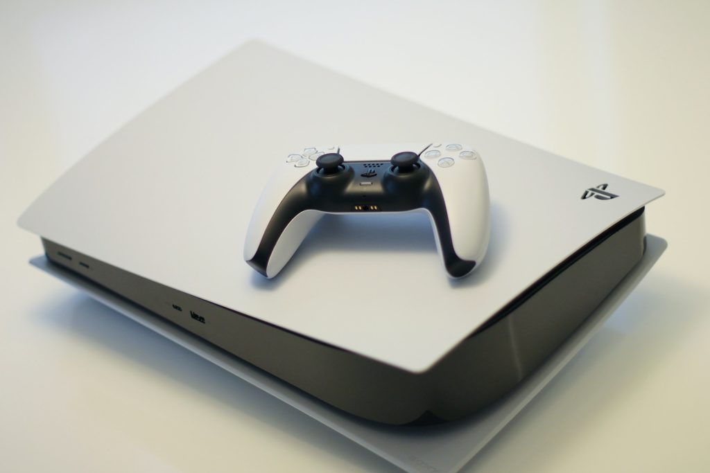 L’avis des Russes sur l’éclatement d’une guerre mondiale, des personnages cultes dans la vraie vie, des nouvelles de la PS5 Pro, c’est le récap’ 3 Image 3 : L'actualité des Russes à propos de l'annonce d'une guerre mondiale, du culte people dans le passé, de l'actualité PS5 Pro, c'est quoi le récap'