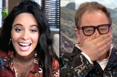 Camila Cabello aborde le glissement de pincement sur The One Show dans TikTok hilarant - 11