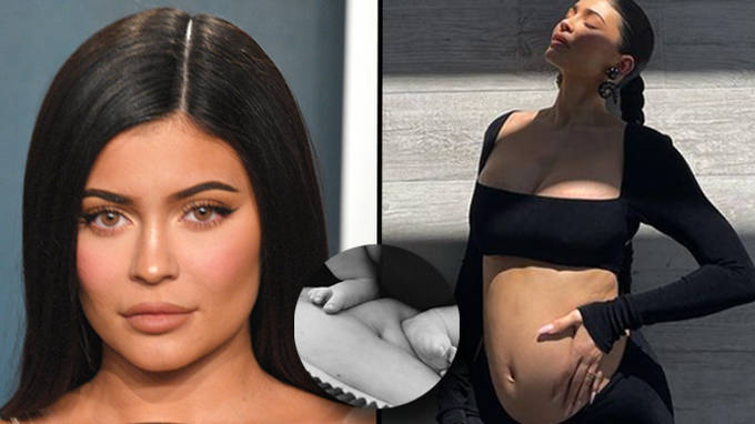 Kylie Jenner félicitée pour avoir "normalisé" les corps post-partum avec une photo de son ventre 2 Kylie Jenner félicitée pour avoir "normalisé" les corps post-partum avec une photo de son ventre - 1