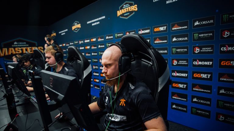 KRIMZ de Fnatic teste positif pour COVID-19, Banjo, sous-poizon pour l'ESL Pro League 2 KRIMZ de Fnatic teste positif pour COVID-19, Banjo, sous-poizon pour l'ESL Pro League - 1