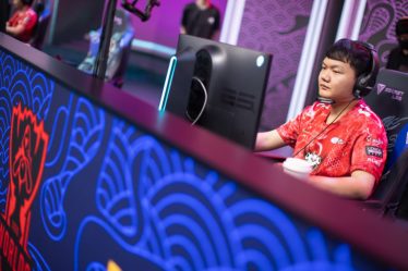 JDG élimine Weibo Gaming et décroche la dernière place dans le top 4 des éliminatoires de la LPL Spring Split 2022 - 5