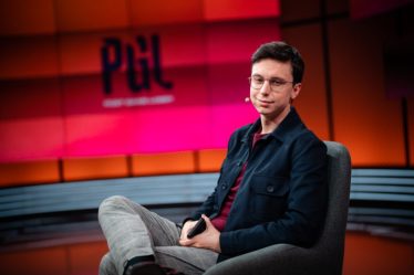Caedrel rejoint Excel en tant que créateur de contenu - 10