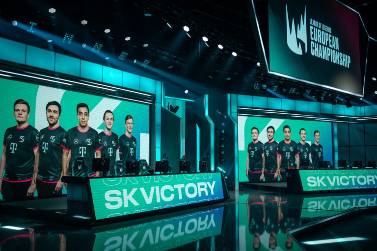 SK garde les espoirs des éliminatoires du LEC Spring Split 2022 avec une victoire complète de l'équipe sur Rogue 2 SK garde les espoirs des éliminatoires du LEC Spring Split 2022 avec une victoire complète de l'équipe sur Rogue - 1