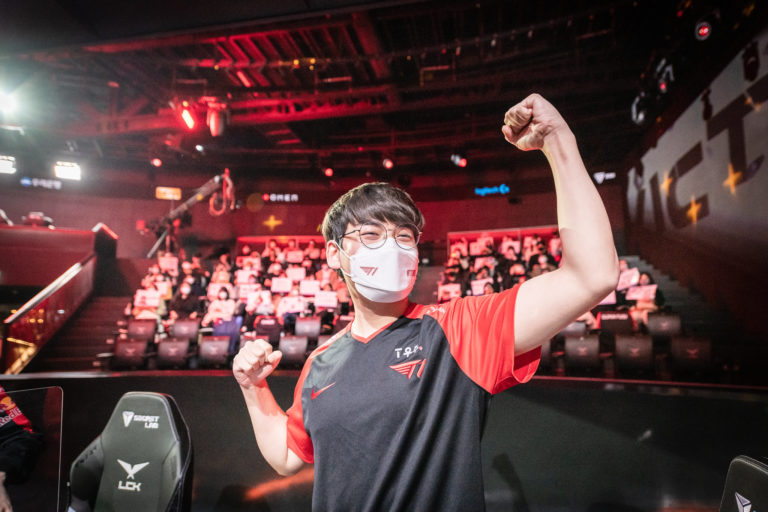 T1 termine LCK Spring Split invaincu avec un score parfait de 18-0, Faker brille sur Veigar 2 T1 termine LCK Spring Split invaincu avec un score parfait de 18-0, Faker brille sur Veigar - 1