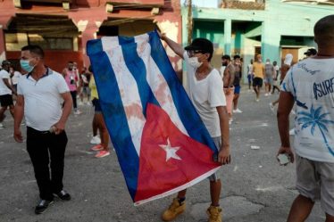 6 à 30 ans de prison pour 128 manifestants le 11 juillet › Geeky News - 6