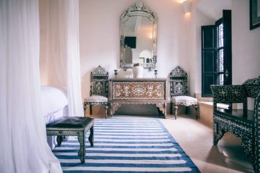Déménager des meubles dans un petit appartement - 16