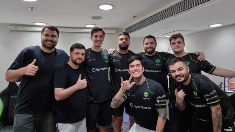 Les débuts d'Imperial ont culminé à plus de 200 000 téléspectateurs sur Twitch 2 Les débuts d'Imperial ont culminé à plus de 200 000 téléspectateurs sur Twitch - 1