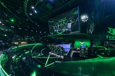 Fredit BRION se rapproche de la première place en séries éliminatoires en LCK après une performance dominante sur Liiv SANDBOX - 7