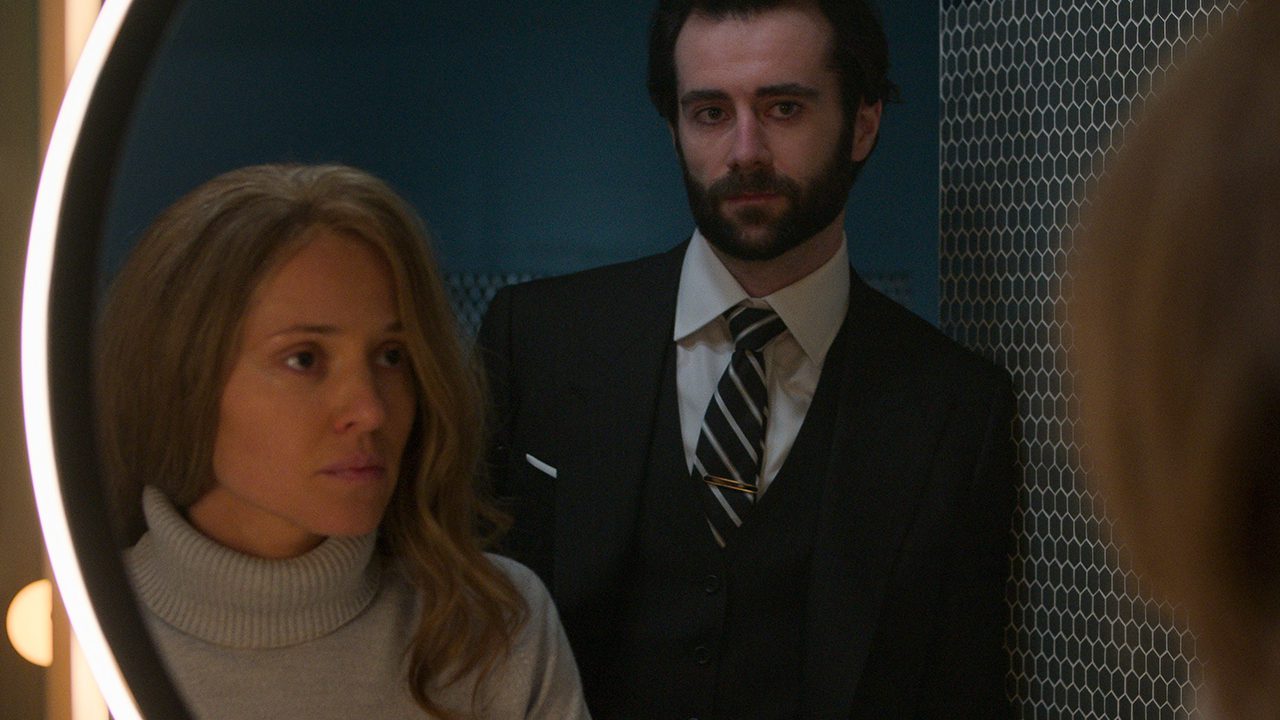 'In From The Cold' Saison 2: Statut de renouvellement de Netflix et à quoi s'attendre 2 'In From The Cold' Saison 2: Statut de renouvellement de Netflix et à quoi s'attendre - 1