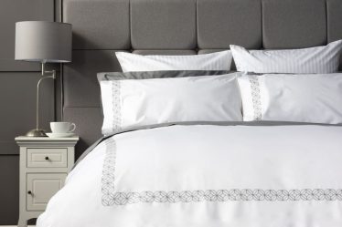 Jamais trop lumineux : une literie blanche bien faite (pour agrémenter votre espace de sommeil) - 14