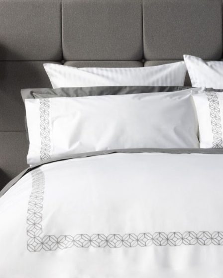Jamais trop lumineux : une literie blanche bien faite (pour agrémenter votre espace de sommeil) 100 Jamais trop lumineux : une literie blanche bien faite (pour agrémenter votre espace de sommeil) - 99