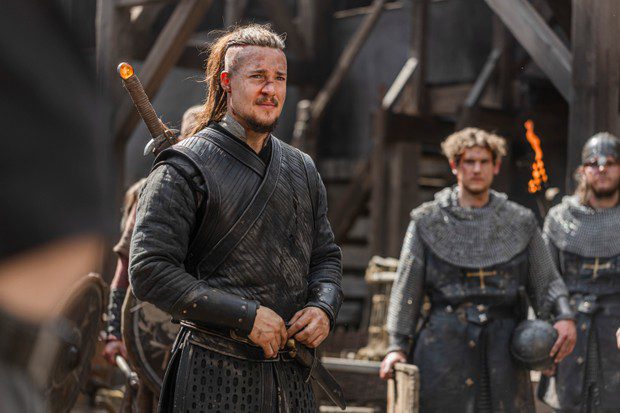 'The Last Kingdom' Film 'Seven Kings Must Die': Tout ce que nous savons jusqu'à présent 4 sept rois doivent mourir netflix uhtred