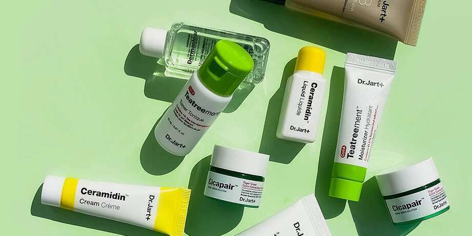 Demandez à un éditeur de beauté : 7 lignes de soins de la peau qui facilitent la rationalisation de votre routine 2 Demandez à un éditeur de beauté : 7 lignes de soins de la peau qui facilitent la rationalisation de votre routine - 1
