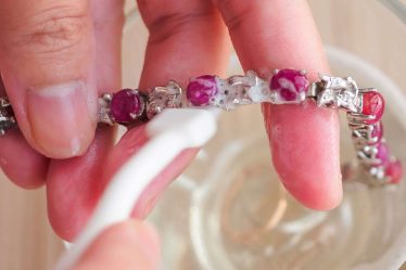 Comment nettoyer les bijoux en argent pour qu'ils brillent - 26