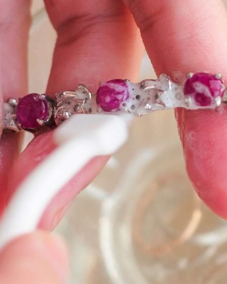 Comment nettoyer les bijoux en argent pour qu'ils brillent 109 Comment nettoyer les bijoux en argent pour qu'ils brillent - 108