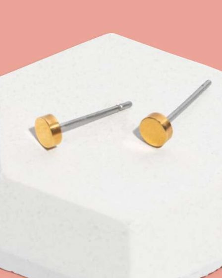 Les meilleures boucles d'oreilles pour les oreilles sensibles qui sont réellement abordables 92 Les meilleures boucles d'oreilles pour les oreilles sensibles qui sont réellement abordables - 91