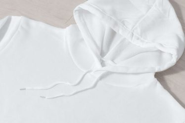 3 façons de plier un sweat à capuche - 8