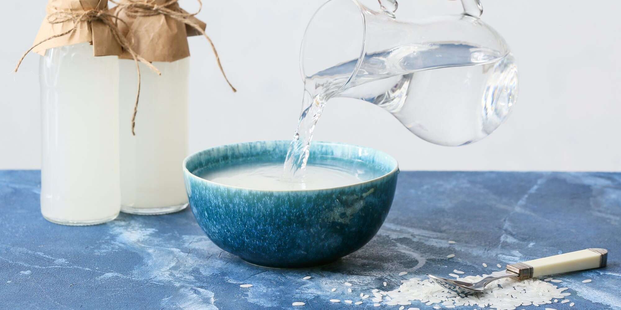 Demandez à une rédactrice beauté : L'eau de riz peut-elle vraiment vous donner des cheveux plus longs ? 2 Demandez à une rédactrice beauté : L'eau de riz peut-elle vraiment vous donner des cheveux plus longs ? - 1