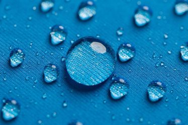 La différence entre le maquillage imperméable, résistant à l'eau et à la transpiration et quand les utiliser - 12