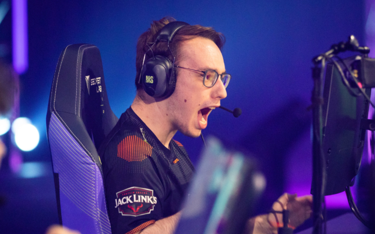 Derke de Fnatic serait absent du VCT Masters Reykjavík pour cause de maladie 2 Derke de Fnatic serait absent du VCT Masters Reykjavík pour cause de maladie - 1