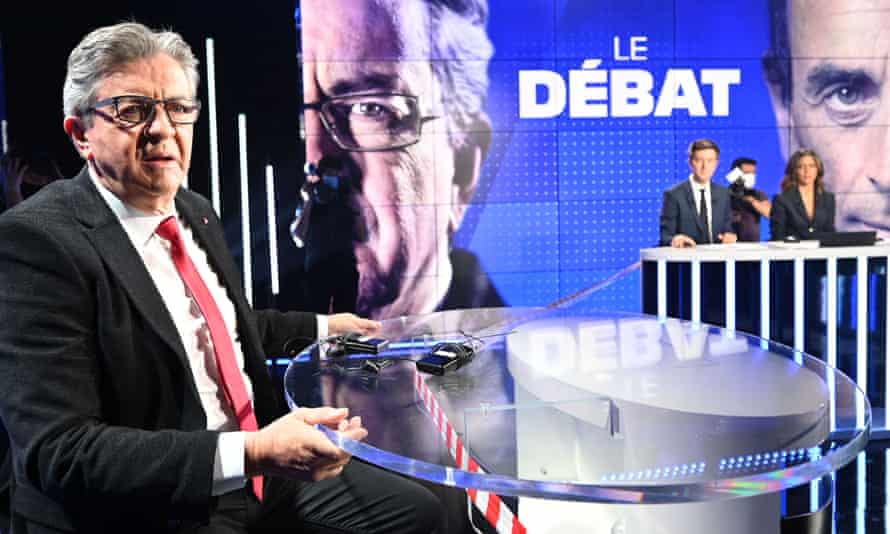 De l'amoureux des chats Le Pen au carton rouge de l'extrême droite : les élections françaises en cinq instants | France 3 Mélenchon avant de participer à un débat télévisé avec Zemmour