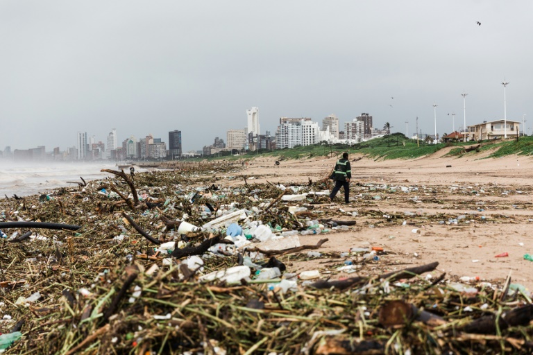 La plage du Blue Lagoon à Durban, le 12 avril 2022 (AFP - RAJESH JANTILAL)