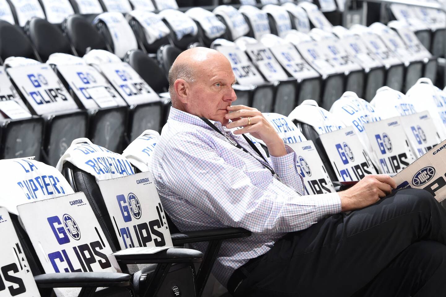 Elon Musk, Jeff Bezos, Bernard Arnault… Voici le nouveau classement des 10 plus grandes fortunes mondiales › Geeky News 9 Steve Ballmer est le propriétaire de l'équipe des Los Angeles Clippers