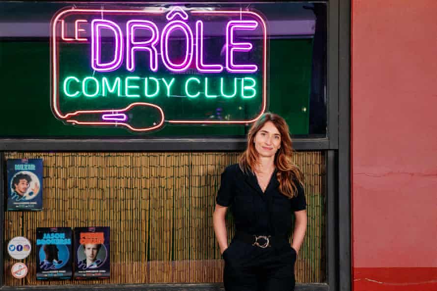C'est drôle ! Standing Up de Netflix est une lettre d'amour à la scène comique parisienne | La comédie 1 Fanny Herrero, créatrice de Debout.