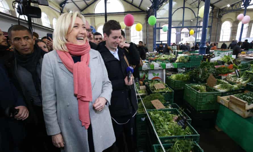 L'ascension et l'ascension de l'extrême droite française Marine Le Pen | Élection présidentielle française 2022 1 Marine Le Pen a axé sa campagne sur le coût de la vie et le sentiment d'inégalité sociale