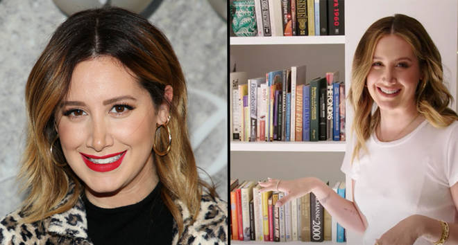 Voir la maison d'Ashley Tisdale et sa collection de livres 3 Ashley Tisdale applaudit au contrecoup de la bibliothèque après la vidéo de la visite de la maison.