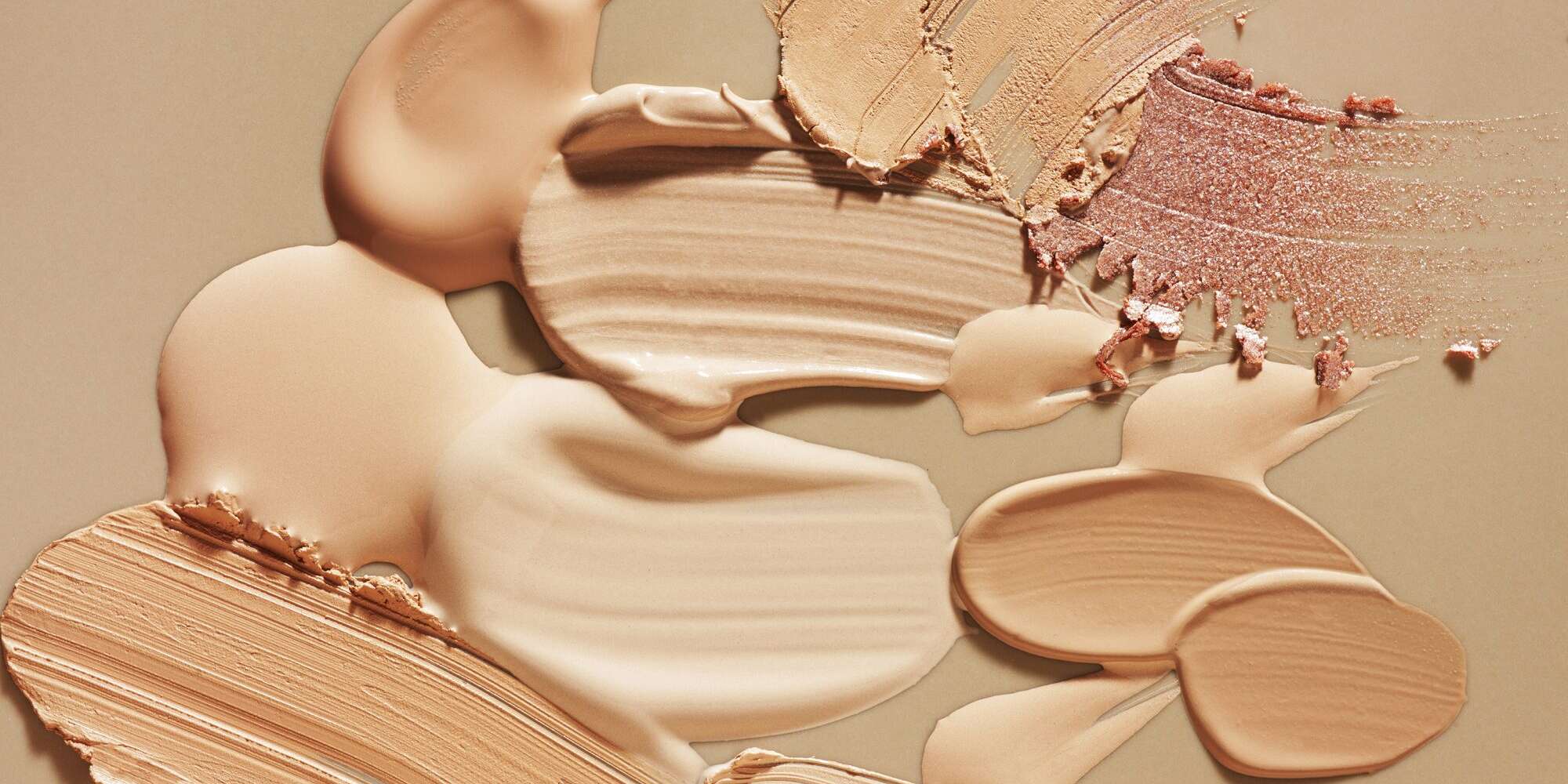Quelle est la différence entre la BB crème, la CC crème, l'hydratant teinté et le fond de teint ? 2 Quelle est la différence entre la BB crème, la CC crème, l'hydratant teinté et le fond de teint ? - 1