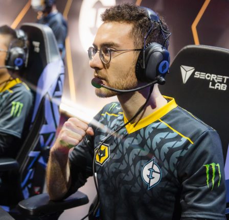 EG exécute un jeu sans mort sur TSM pour commencer la quatrième semaine du LCS Summer Split 2022 25 EG exécute un jeu sans mort sur TSM pour commencer la quatrième semaine du LCS Summer Split 2022 - 24