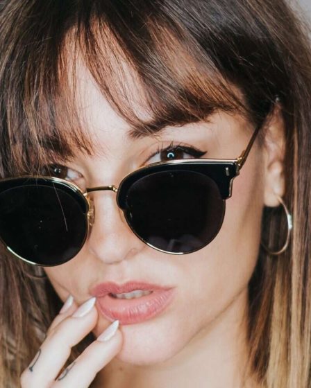 Comment coiffer Wispy Bangs comme un coiffeur 124 Comment coiffer Wispy Bangs comme un coiffeur - 123