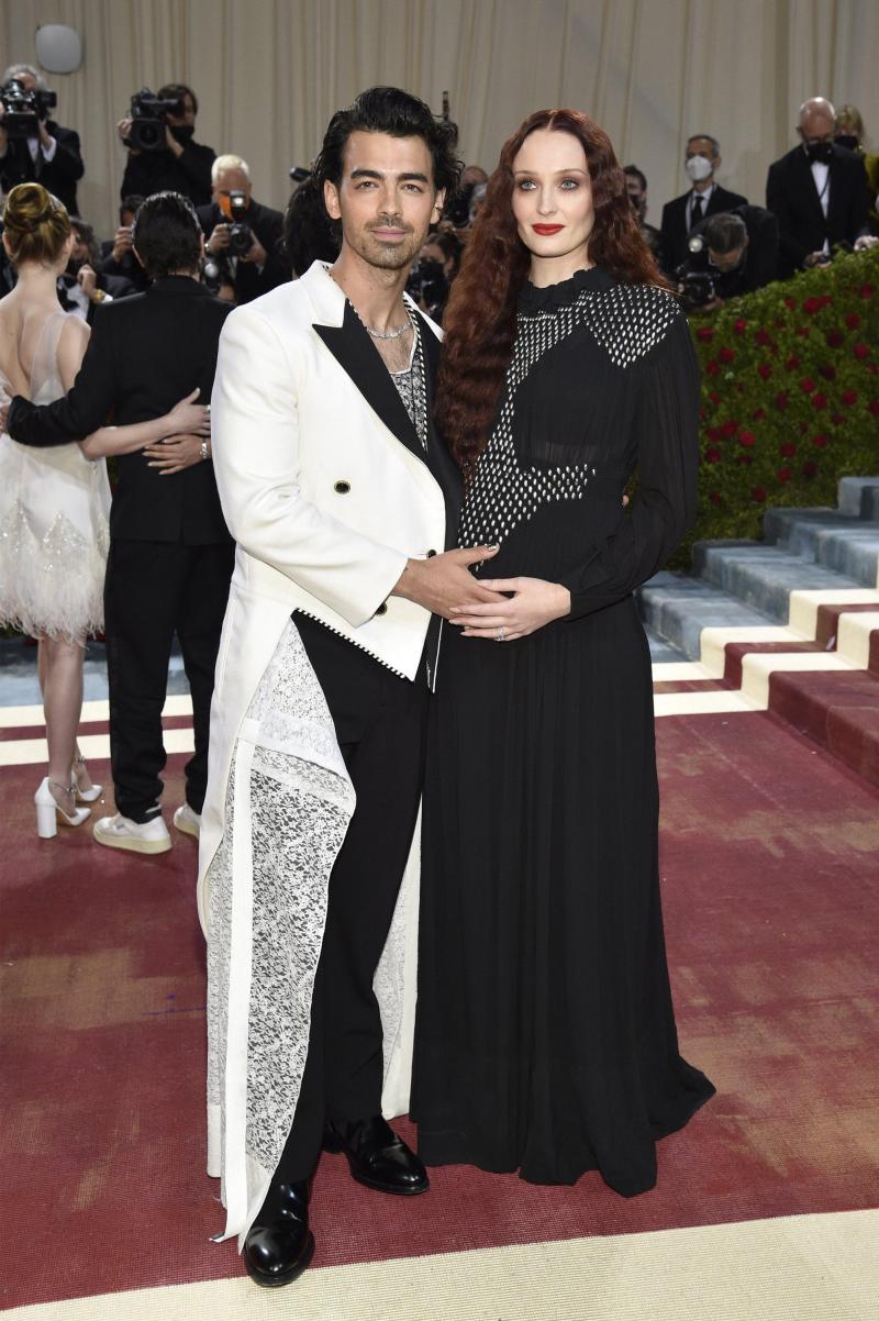 les plus belles et les plus malheureuses images du Met Gala 2022 (photo) › ​​Geeky News - 11
