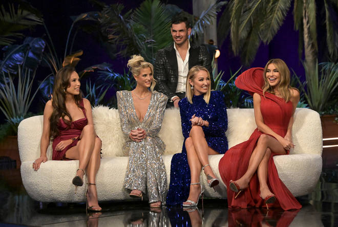 Vendre Chrishell Stause de Sunset confirme qu'elle sort avec G Flip 4 Chrishell confirme sa relation avec G Flip à la réunion de Selling Sunset