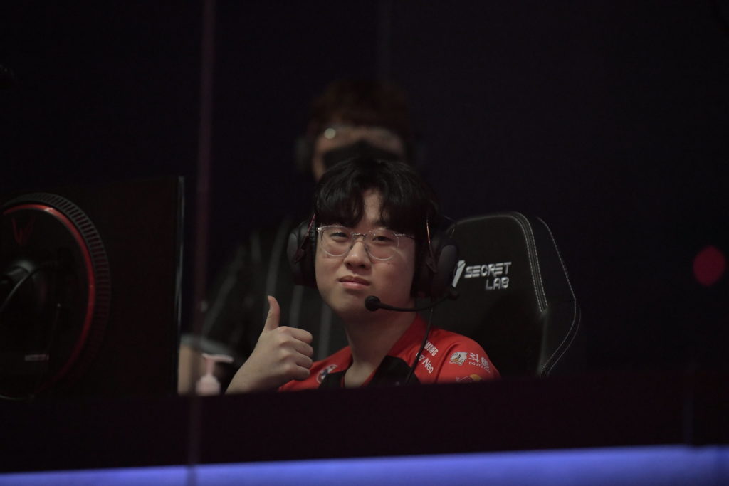 Héros qui ne portent pas de capes : Les meilleurs top laners au MSI 2022 4 Héros qui ne portent pas de capes : Les meilleurs top laners au MSI 2022 - 3