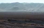 De mystérieuses "portes" photographiées sur Mars ont fait exploser le Net › Geeky News - 5