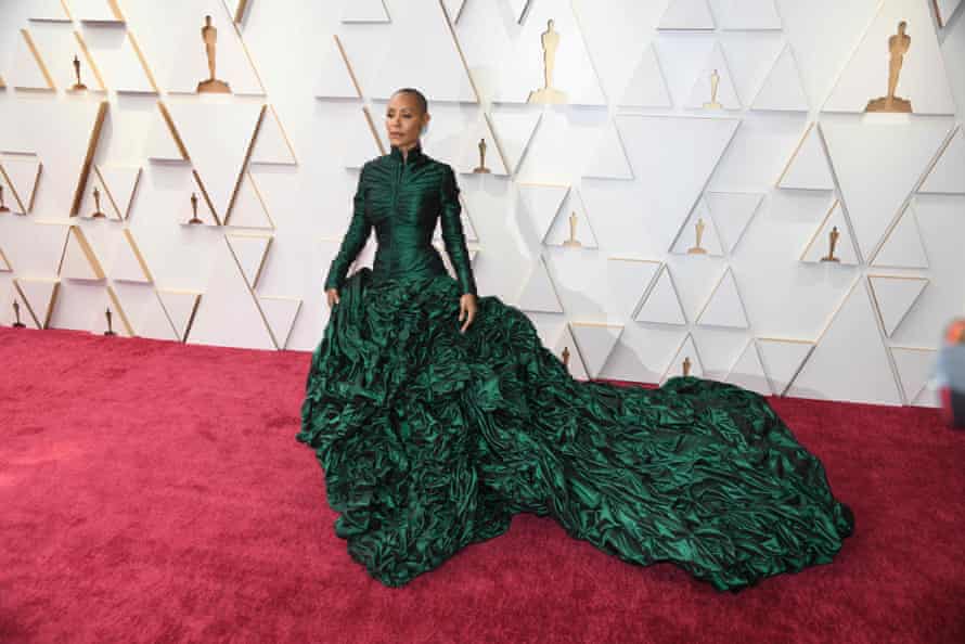 Jean Paul Gaultier : 'J'aime l'excentricité et la liberté de l'Angleterre' | Mode 2 Jada Pinkett Smith sur le tapis rouge des Oscars en mars.