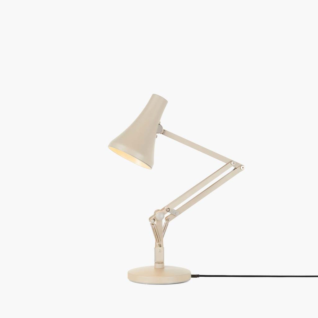 Créer un bureau à domicile unique sur un budget 5 90 mini mini lampe de bureau