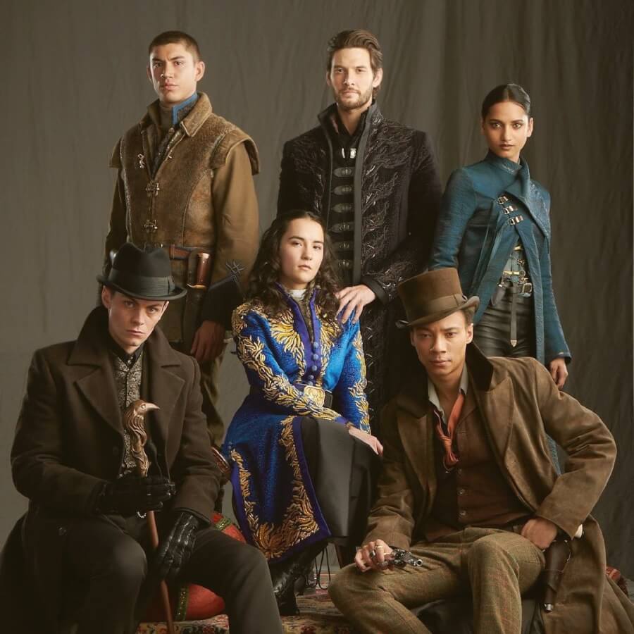 'Shadow and Bone' Saison 2: Tout ce que nous savons jusqu'à présent 4 photo d'anniversaire d'un an d'ombre et d'os