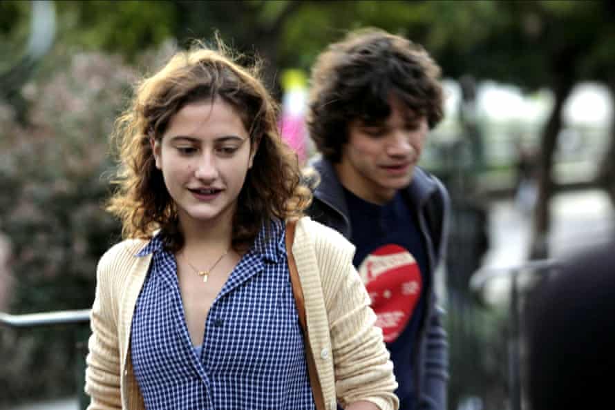 « Nous pouvons pardonner même aux mauvais pères » : Mia Hansen-Løve sur la réalisation d'un film hanté par Ingmar Bergman | Film 3 Lola Creton et Sebastian Urzendowsky dans Goodbye First Love.