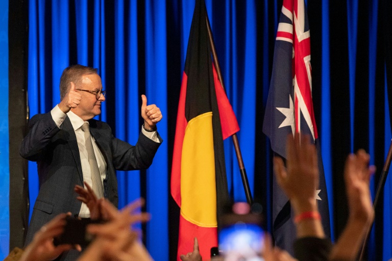 Le député travailliste Anthony Albanese au soir de sa victoire aux législatives, 21 mai 2022, Sydney (AFP - Wendell TEODORO)
